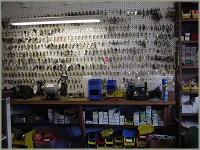 Locksmith Solution Services Cleves, OH 513-275-1272 - 68-44-3