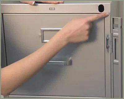 Locksmith Solution Services Cleves, OH 513-275-1272 - 68-44-9